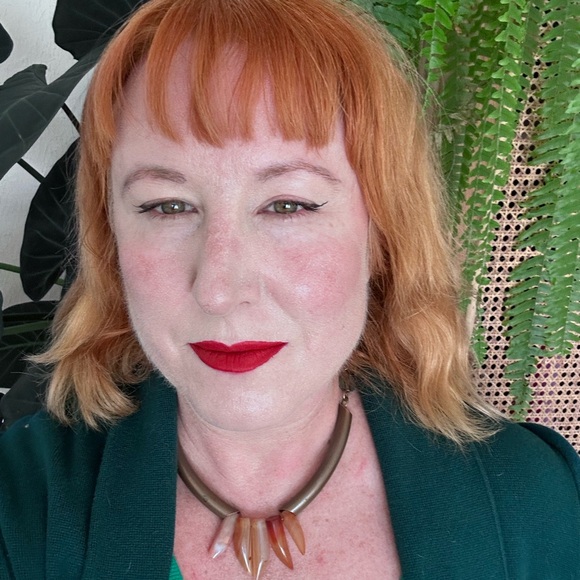 Meet your Posher, Ellen - Picture 1 of 1